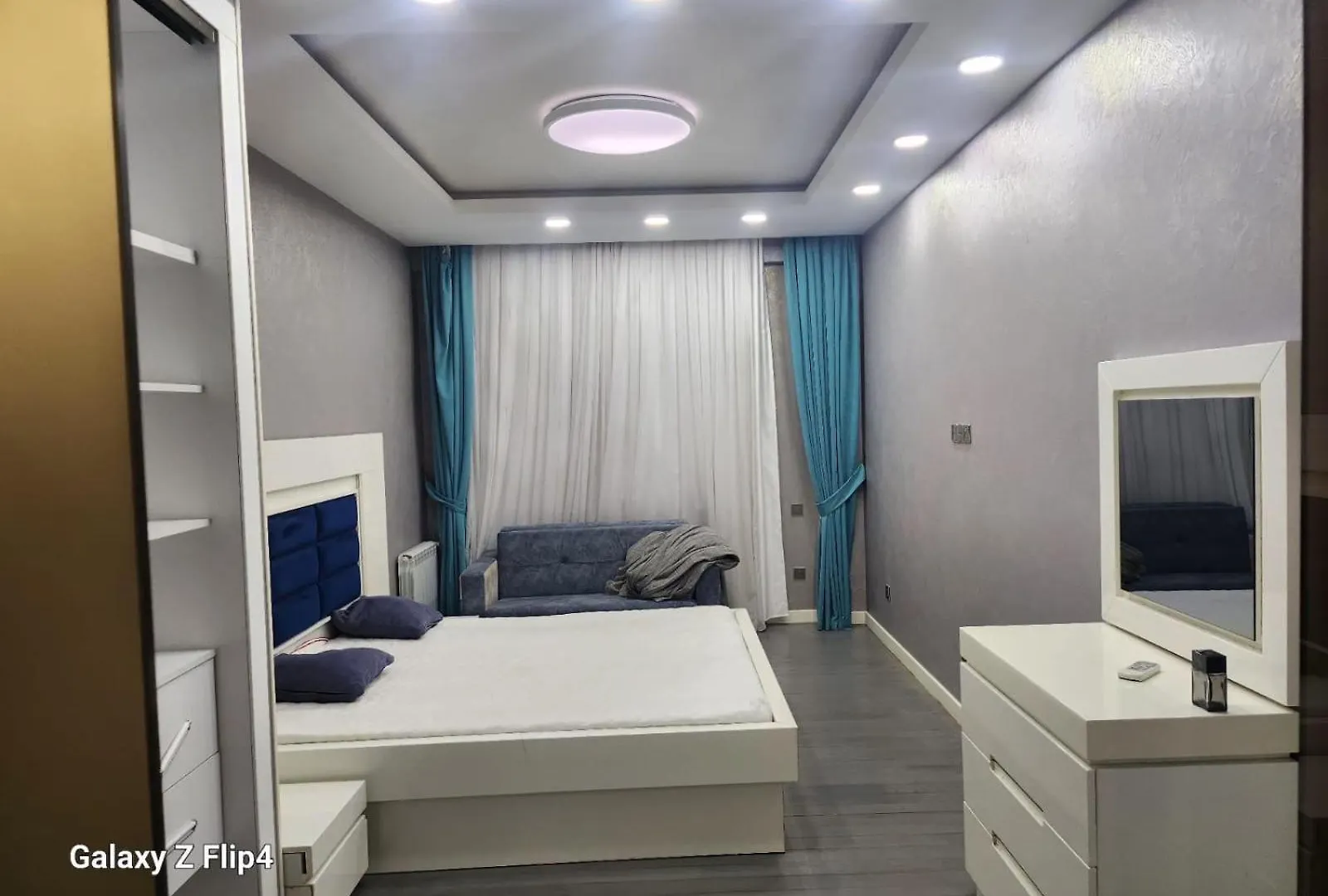 28 May - Khatai Metro Station - White City Boulevard 2 Bedrooms, 2 Bathrooms Baku Appartement